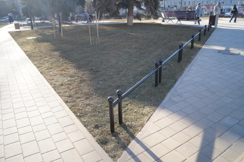 Ремонт газонного ограждения в Центре Сормова стал первым в предстоящей кампании по благоустройству - фото 2